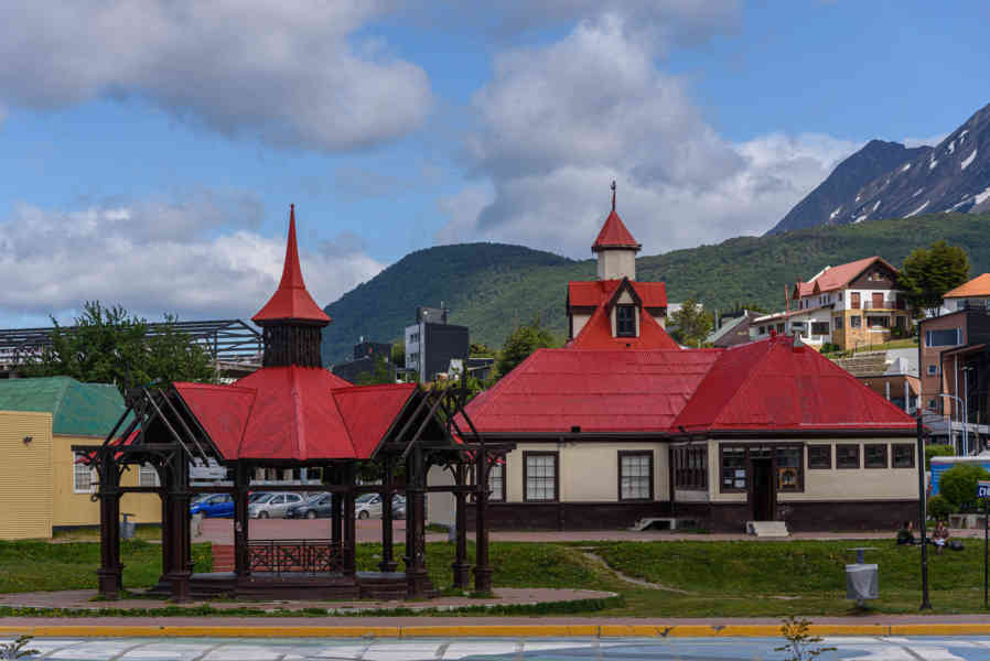 Argentina 141 - Ushuaia - antigua Casa Beban.jpg